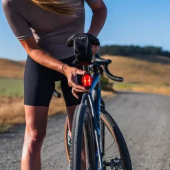 Verlichting|Achterlampen < Lezyne Radar Drive Fietslamp Achteraan