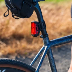 Verlichting|Achterlampen < Lezyne Radar Drive Fietslamp Achteraan