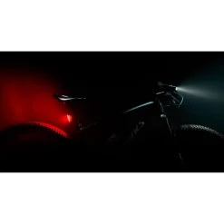 Lezyne Strip Drive Pro 400+ Fietslamp Achteraan - zwart