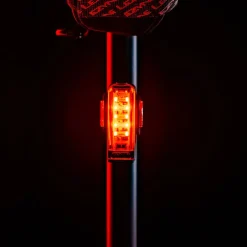 Lezyne Strip Pro Ai Alert 400+ Fietslamp Achteraan + Remlicht - zwart