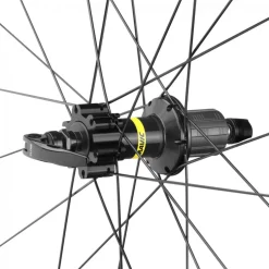 Mavic Crossride FTS-X 26 Achterwiel - 26" | Aluminium | Clincher | 6 Gaten | QR 135 - HG - zwart