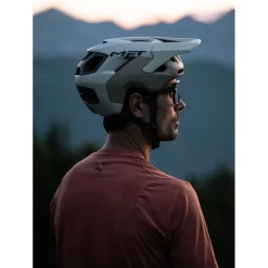 MET Revo MIPS MTB-Helm - Off White Matt