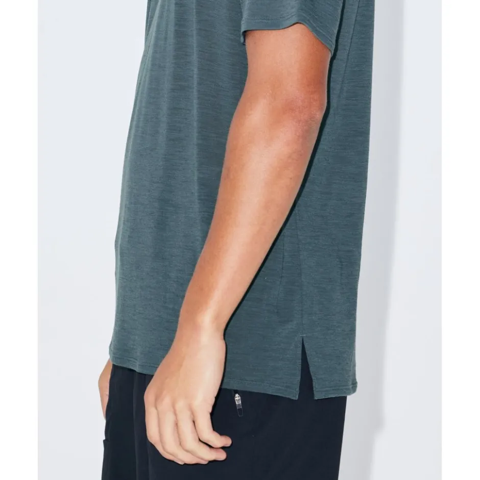 T-Shirts En Tops < Mons Royale Aero Utraight erino T-hirt voor heren - dark cypre