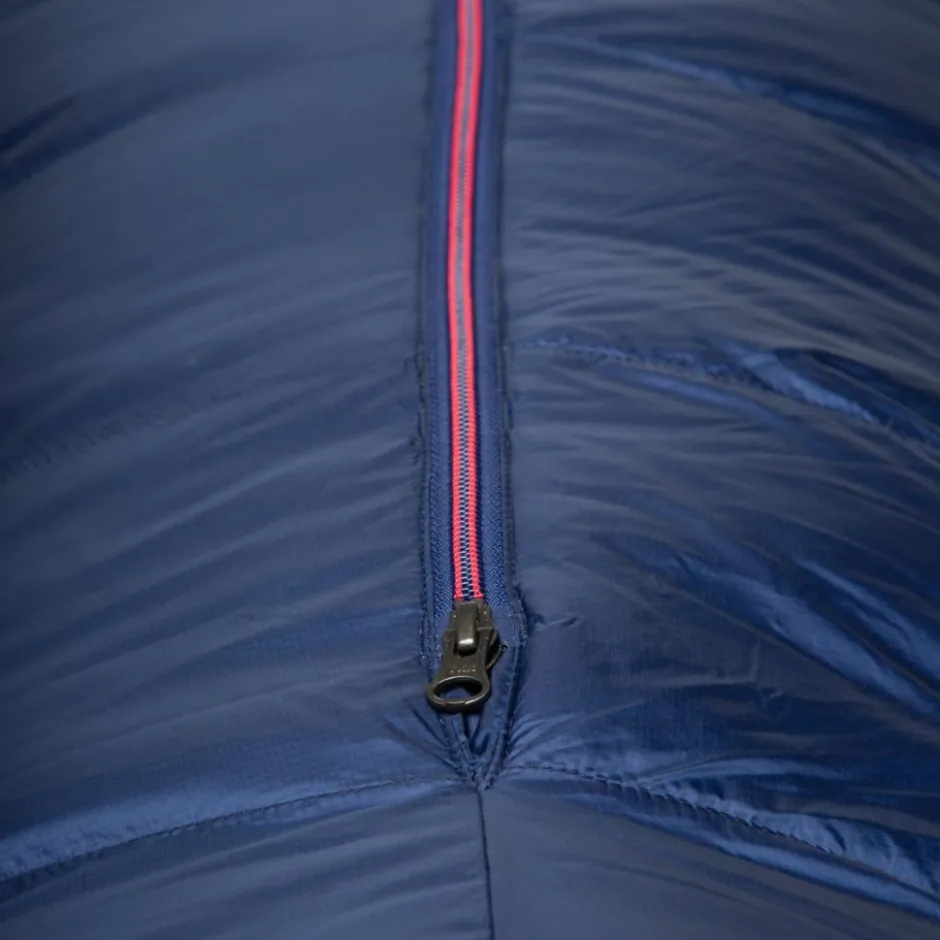 Slaapzakken < Mountain Equipment Helium 250 Regular Slaapzak Dames ME-006074 - zip left - medieval blue