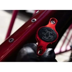 Gps Trackers En Alarm < Muc-Off Beugel voor AirTag - Secure Tag Holder 2.0 - grijs