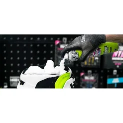 Textielverzorging|Textielverzorging < Muc-Off Helmet Foam Fresh Schuimreiniger voor binnenhelmen 250 ml