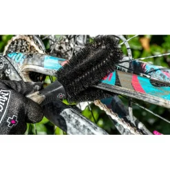 Muc-Off Two Prong Brush