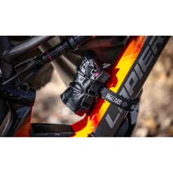 Tassen Accessoires < Muc-Off Utility Frame Strap & Waterproof Cargo Bag Bundle Frame fix strap - black