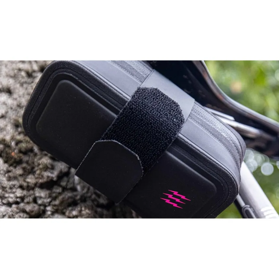 Zadeltassen < Muc-Off Zadeltas - 0.7L - zwart