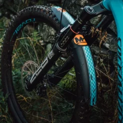 Spatborden < Mudhugger EVO Bolt-On Adapter for RockShox Zeb & Domain Forks
