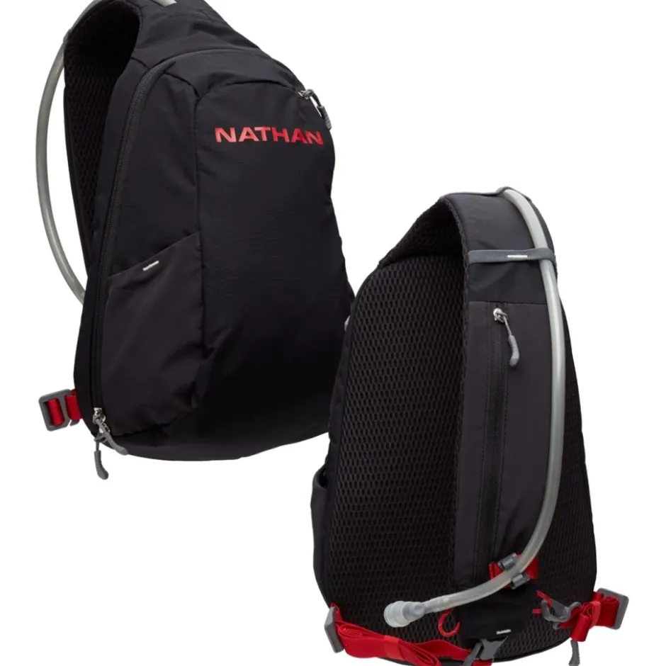 Rugzakken & Drinksystemen < Nathan Sports Run Sling 8L Hardlooprugzak - Black/Ribbon Red