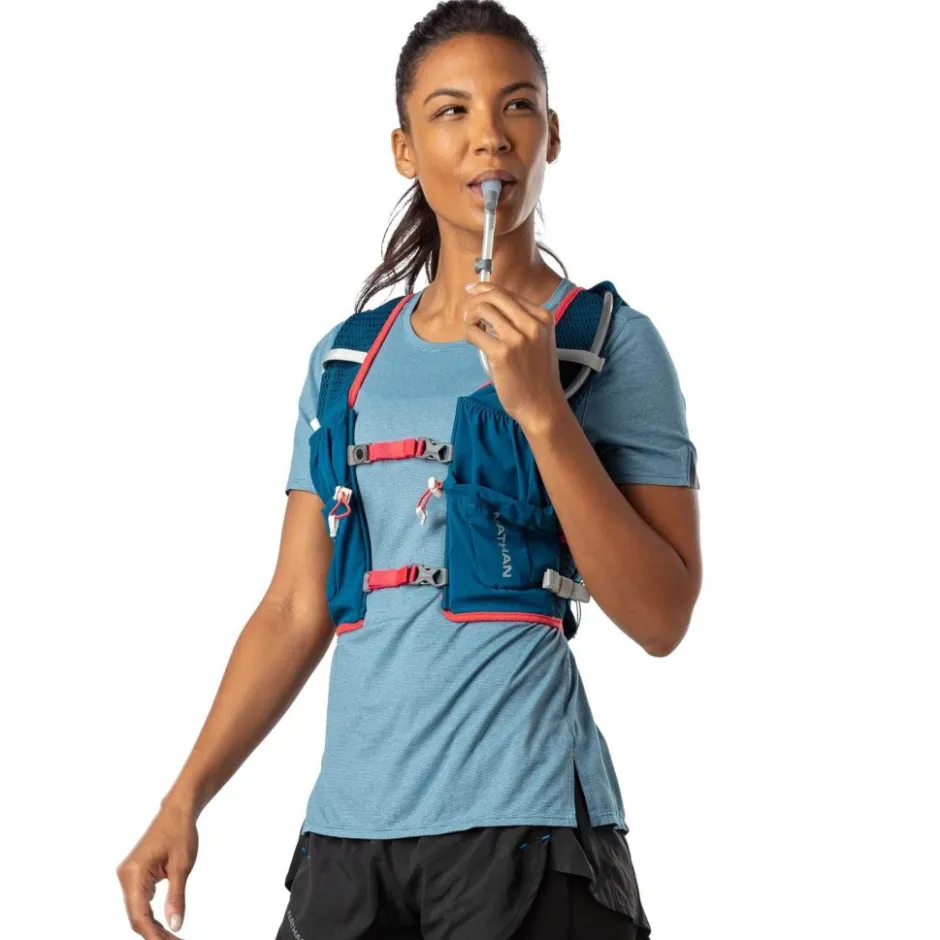 Rugzakken & Drinksystemen < Nathan Sports VaporAiress 2 Lite Women's Hydration Vest - 4L - marine blue / hibiscus