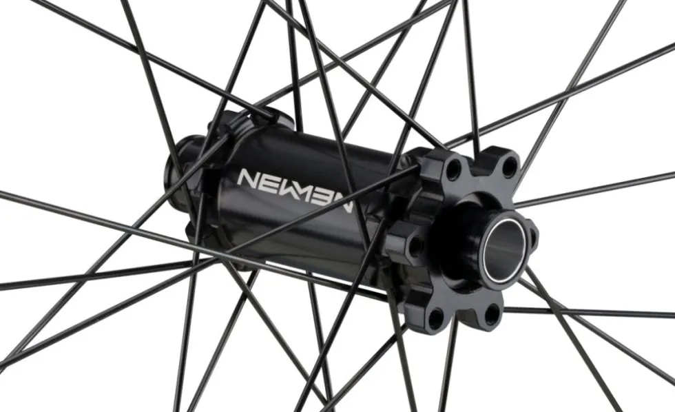 Newmen Phase 30 XC Voorwiel - 29" | Carbon | Hookless | 6 Gaten - 15x110mm
