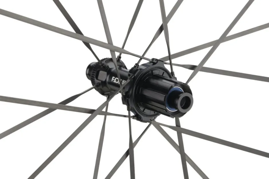 Wielen En Wielsets < Newmen Streem Allround VONOA Wielset - 28" | Carbon | Clincher | Centerlock - 12x100mm | 12x142mm - Shimano HG
