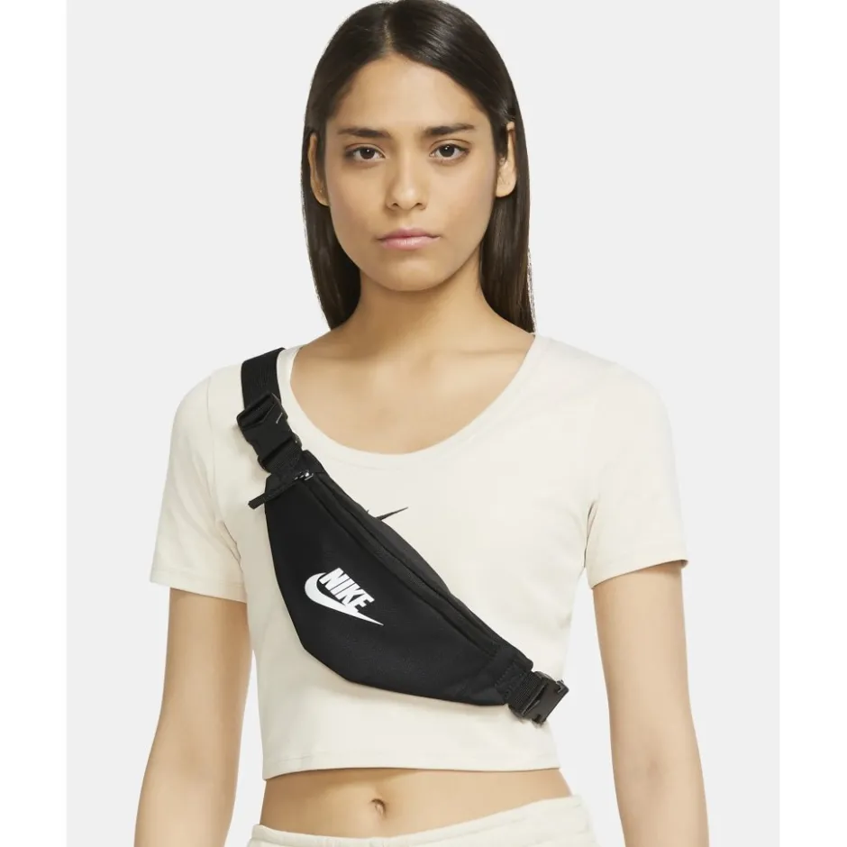 Heuptassen & Drinkgordels < Nike Heritage Taillezak - zwart/zwart/wit DB0488-010