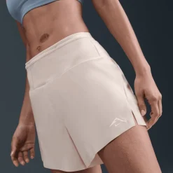Nike Trail Dri-FIT Mid Rise Hardloopshort Dames - pearl white/summit white HM0280-272