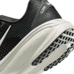Nike Vomero 18 Hardloopschoenen Dames - black/coconut milk/light iron ore/coconut milk HM6804-005