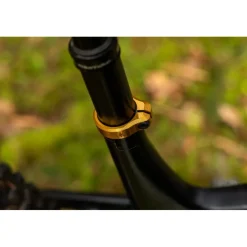 Zadelpenklemmen < Oak Components Orbit - Zadelpenklem - goud