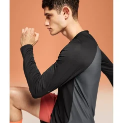 T-Shirts En Tops|T-Shirts & Tops < On Running On Performance Long-T Shirt met Lange Mouwen Heren - Black | Eclipse