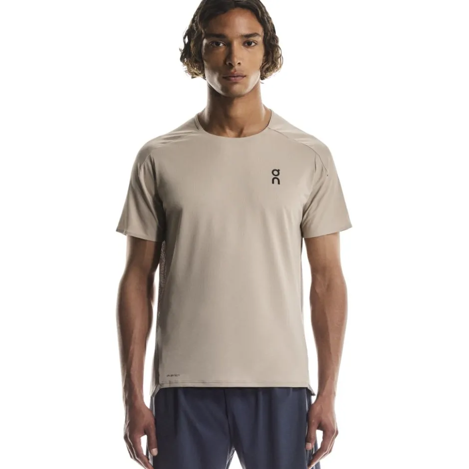 T-Shirts En Tops < On Running On Perforance-T Hardoophirt Heren - Deert | Cinder
