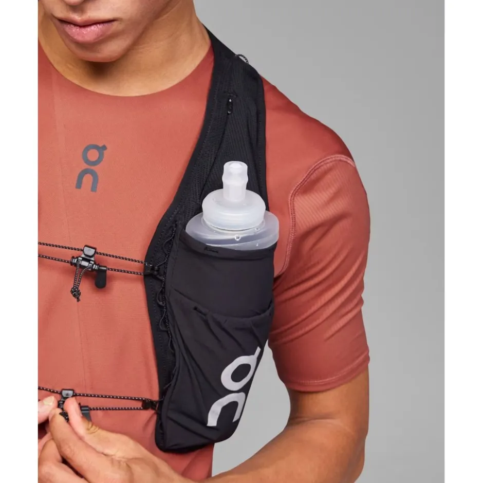 Bidons < On Running On Soft Flask 500ml - Translucent | Black