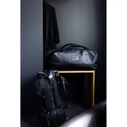 Rugzakken & Drinksystemen < ORTLIEB Atrack Metrosphere - Rugzak - 34L - black embossed