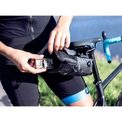 Zadeltassen < ORTLIEB Micro Zadeltas - 0.8L - zwart mat