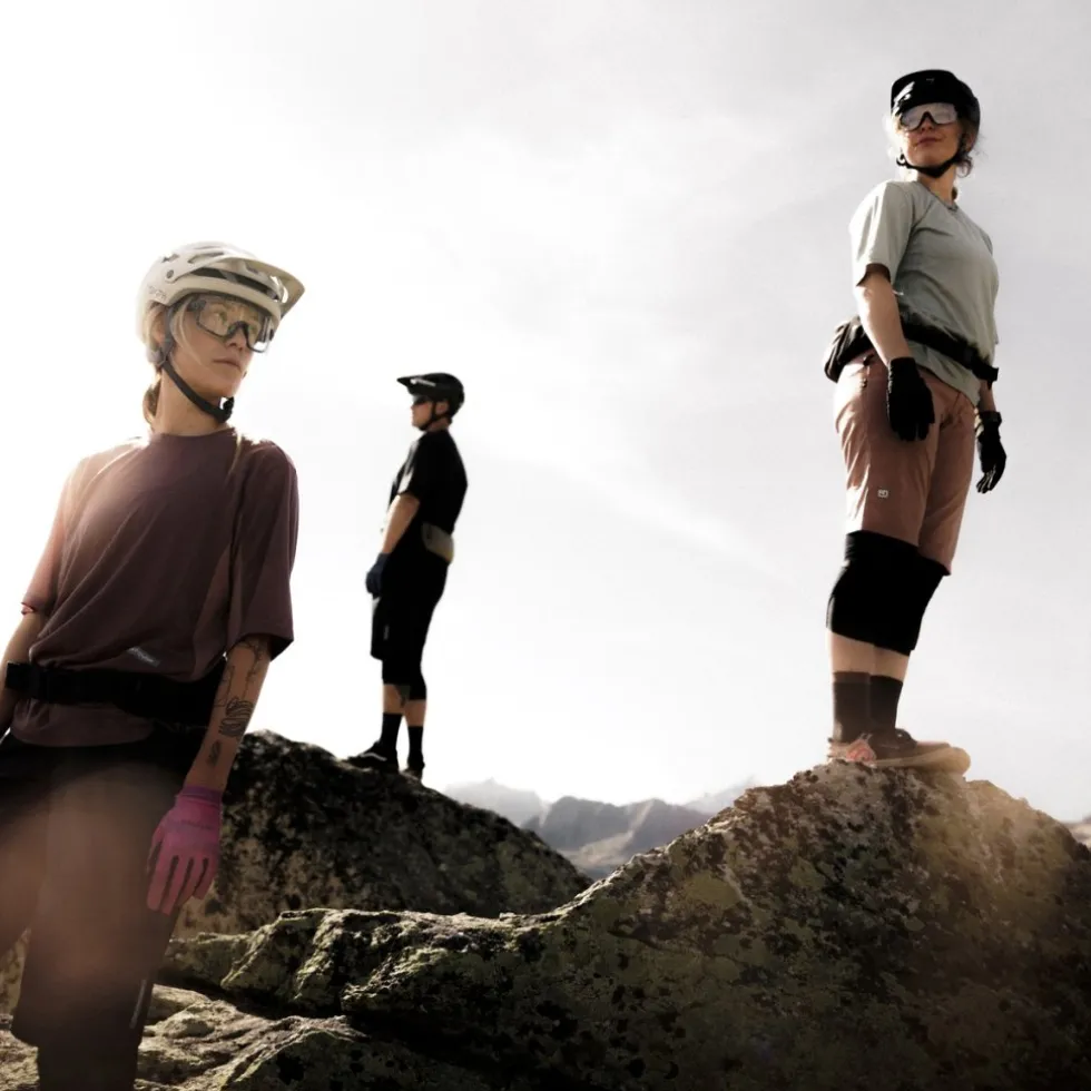 Ortovox Sequence Free Short broeken voor dames - black raven