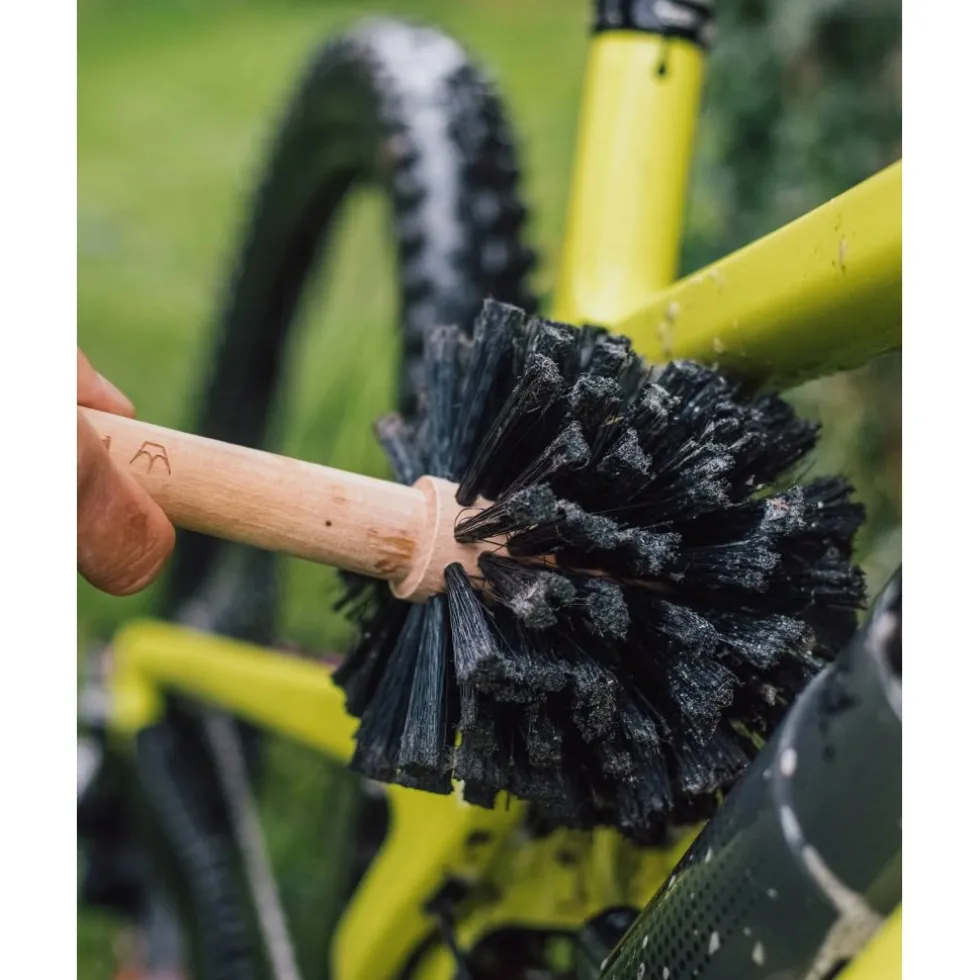 Peaty's Bog Brush
