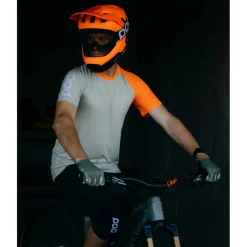 POC Otocon Race MIPS Helm - 8375 fluorescent orange avip/uranium black matt