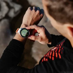 Polar Vantage V3 GPS Multi-Sporthorloge - Sunrise Apricot