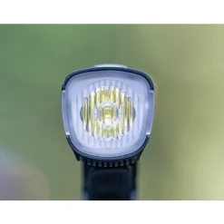 Ravemen K1400 Fietslamp Vooraan - Zwart