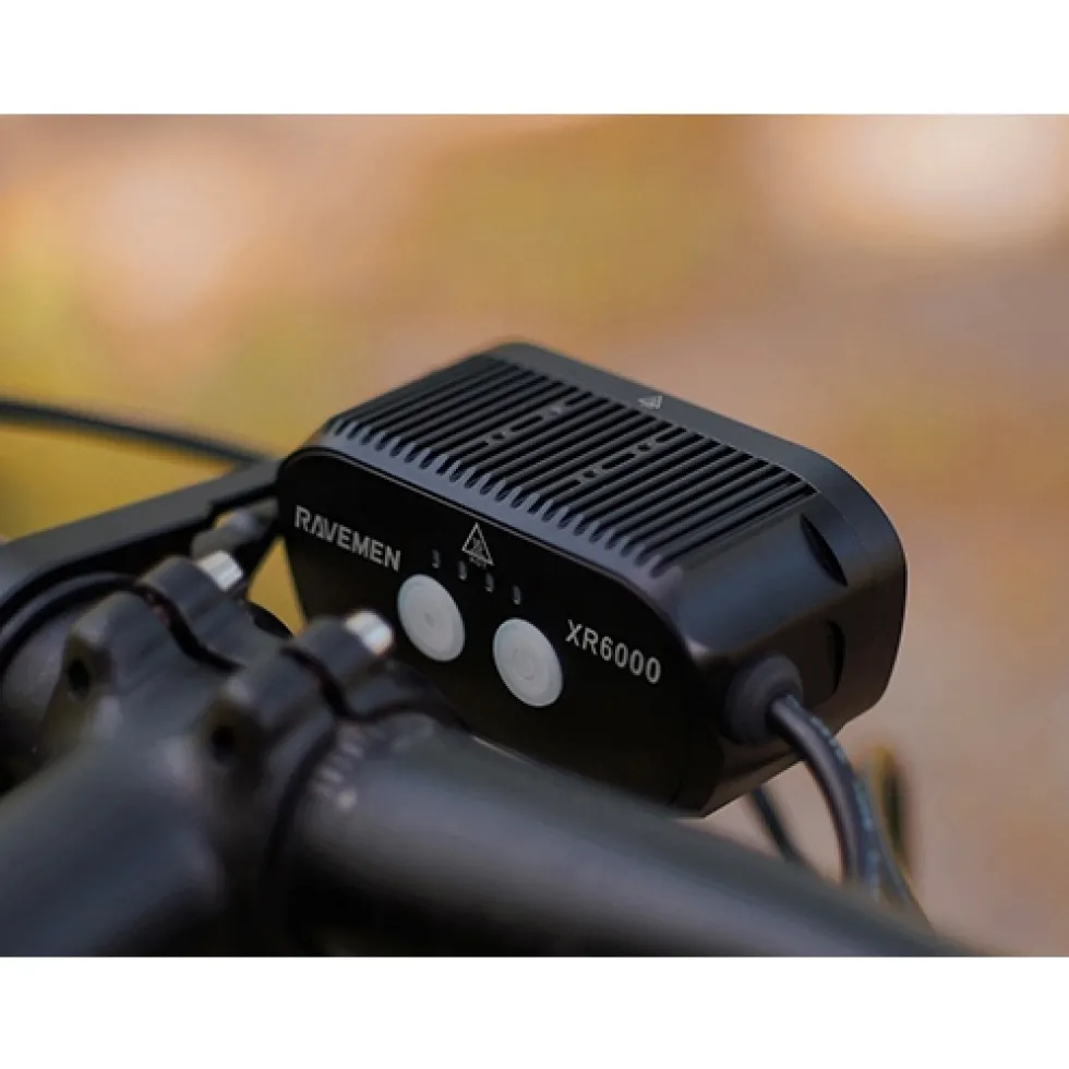 Ravemen XR6000 Fietslamp Vooraan - Zwart