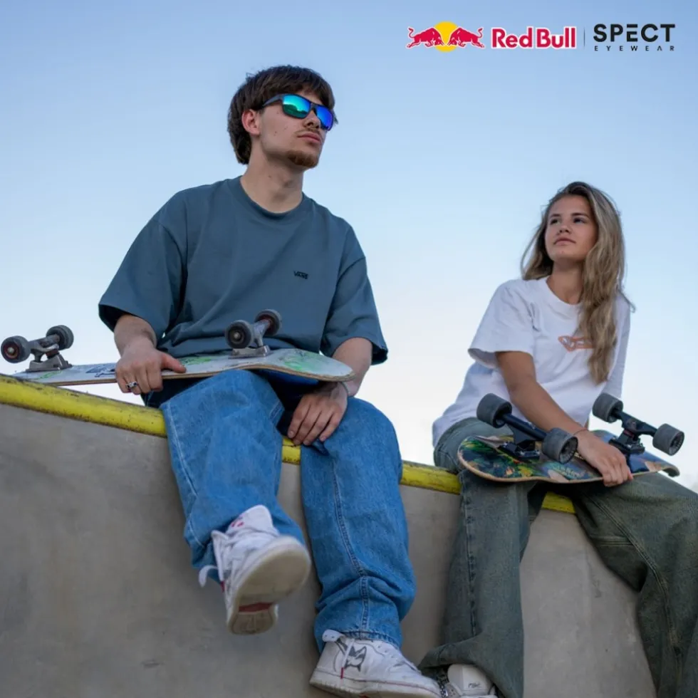 Red Bull SPECT Eyewear CHASE Zonnebril - 06P grey | smoke with green mirror