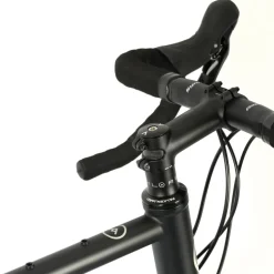 Race Gravelbikes < Rennstahl 781 Grave - Gravebike - hiano GRX - 2026 - back atte
