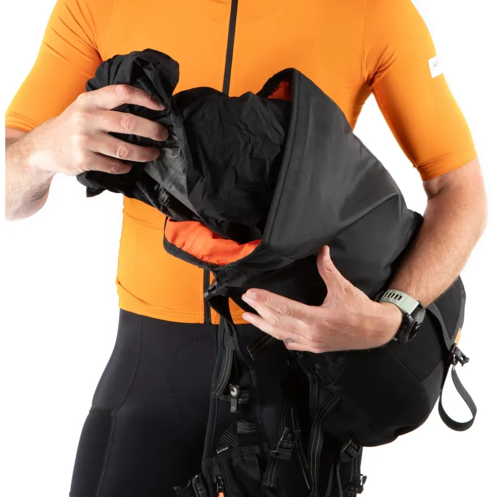 Restrap Rolltop Vochtregulerende vest 14L + drinkzak 2L - black