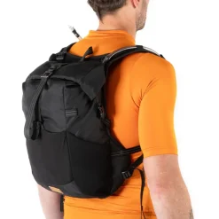 Restrap Rolltop Vochtregulerende vest 14L + drinkzak 2L - black