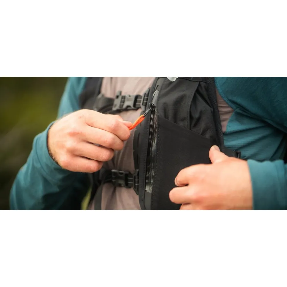 Restrap Rolltop Vochtregulerende vest 14L + drinkzak 2L - black