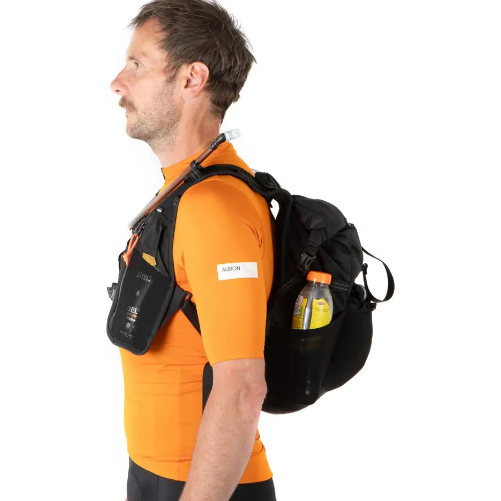 Restrap Rolltop Vochtregulerende vest 14L + drinkzak 2L - black
