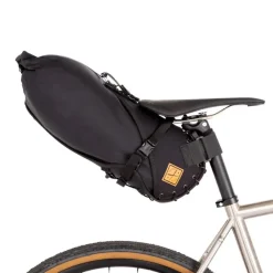Zadeltassen < Restrap Zadeltas - 8L - zwart