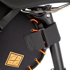 Restrap Zadeltas - 14L - zwart/oranje
