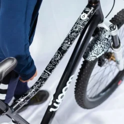 rie:sel design kids:tape Youngstar Beschermfolie voor het Frame - doodle white