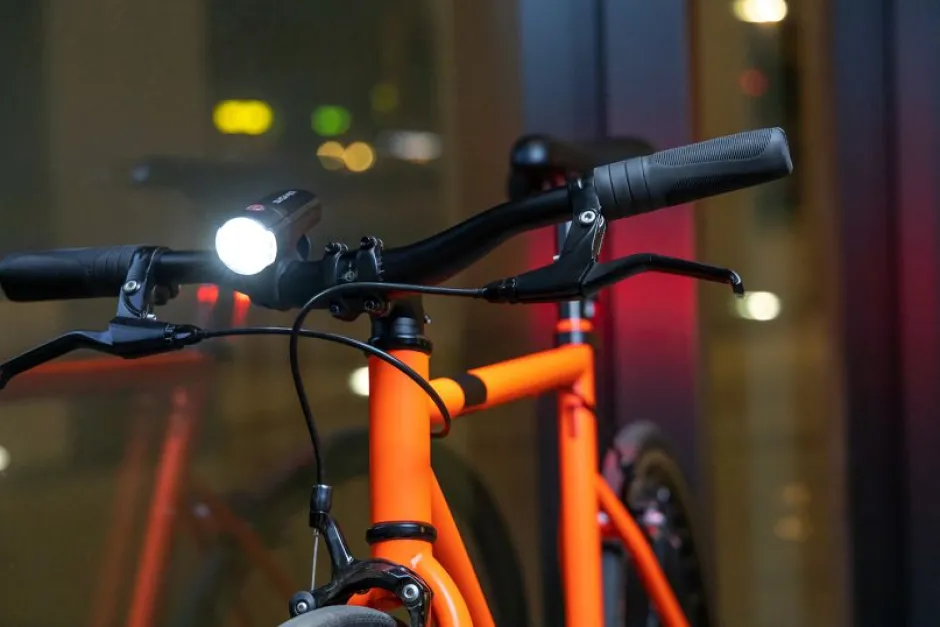 Voorlampen|Verlichting < Sigma Sport SIGMA Aura 30 Voorlamp