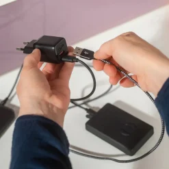 SP CONNECT 30W Oplader
