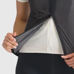 Vesten < Sportful ight Air Vet Dae - 002 Zwart