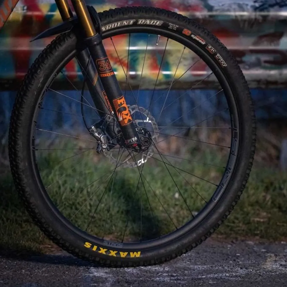 Stan's NoTubes Crest MK4 Velg - 27.5" | Clincher | Disc - 32 Gat | zwart