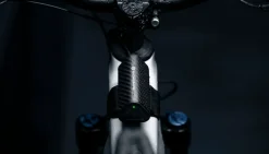 Supernova B54 MAX Voorlamp - zwart
