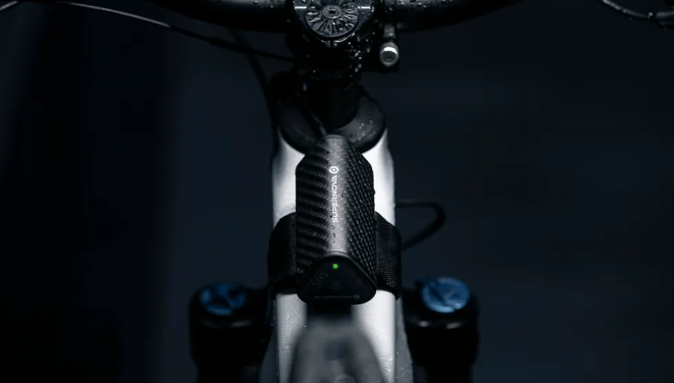 Supernova B54 MAX Voorlamp - zwart