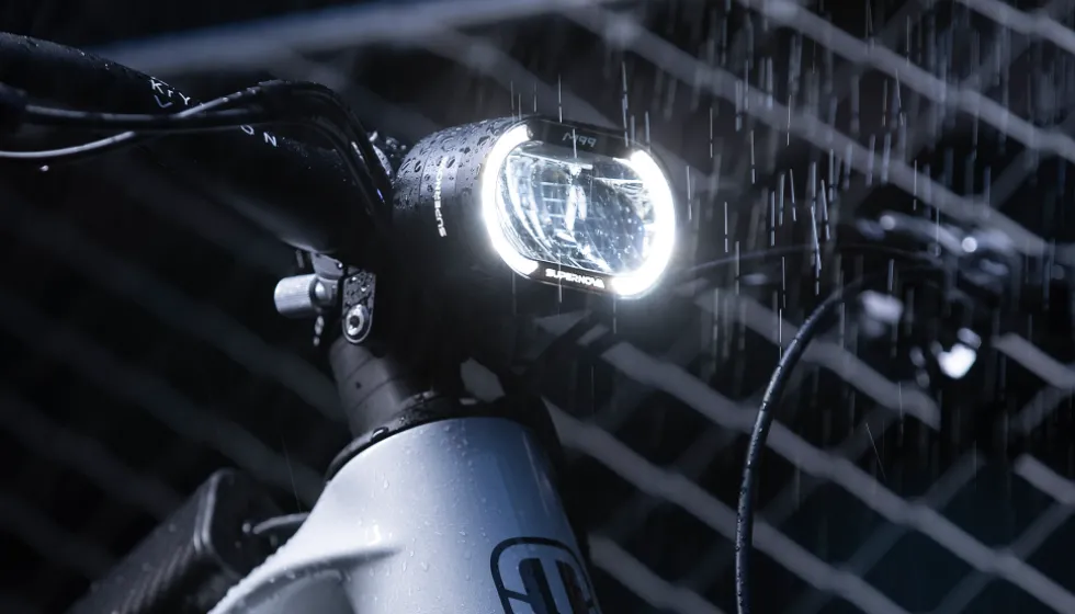 Supernova B54 MAX Voorlamp - zwart