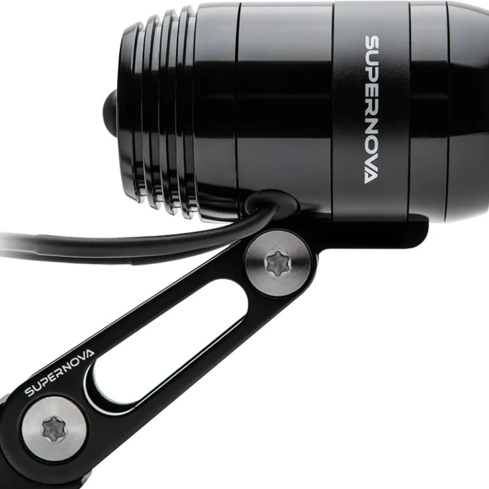 Supernova E3 Pro 2 Fietslamp Vooraan - zwart gepolijst